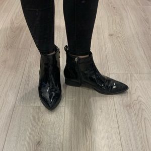DKNY Piano black booties (8 US)
